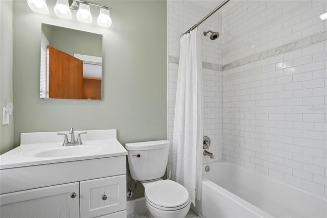 241 72ND STREET N, St Petersburg, FL 33710