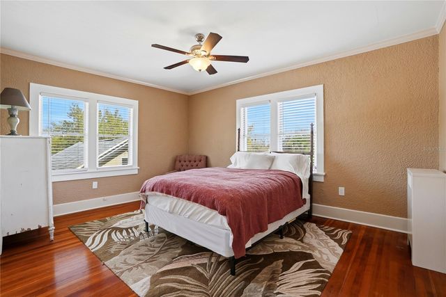 241 72ND STREET N, St Petersburg, FL 33710