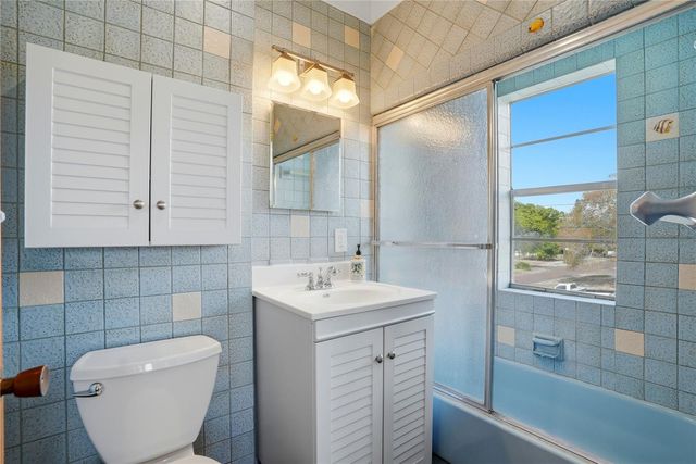 241 72ND STREET N, St Petersburg, FL 33710