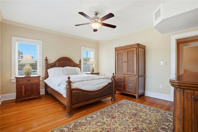 241 72ND STREET N, St Petersburg, FL 33710