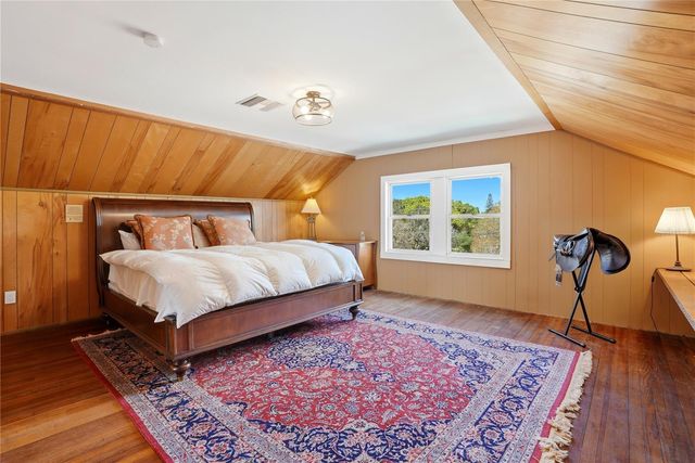 241 72ND STREET N, St Petersburg, FL 33710