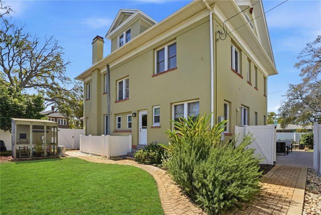 241 72ND STREET N, St Petersburg, FL 33710