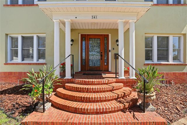 241 72ND STREET N, St Petersburg, FL 33710