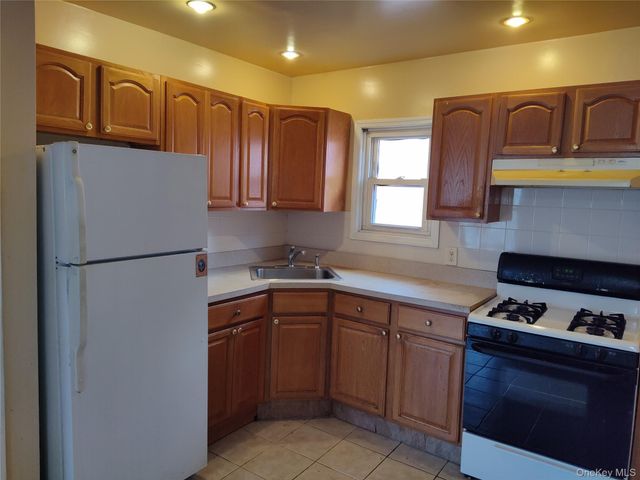 872 E 48th Street, Brooklyn, NY 11203