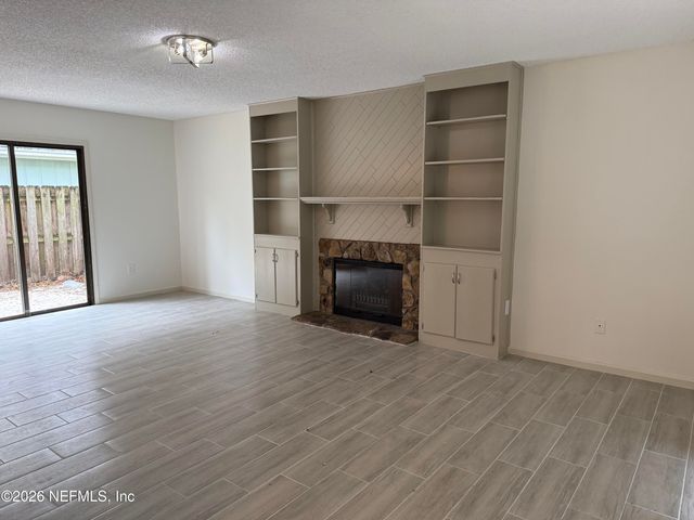 2381 HAMPTON FALLS Drive W, Jacksonville, FL 32224