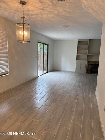 2381 HAMPTON FALLS Drive W, Jacksonville, FL 32224