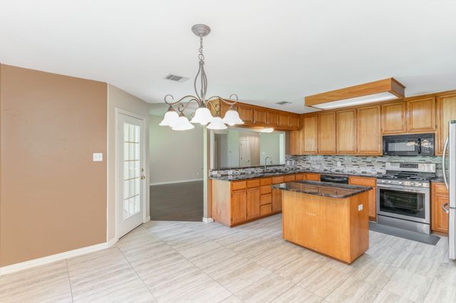 1399 Flamingo Circle, Southlake, TX 76092