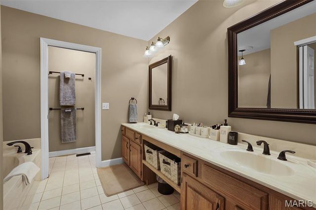 3108 Woodbridge Estates Drive, St Louis, MO 63129