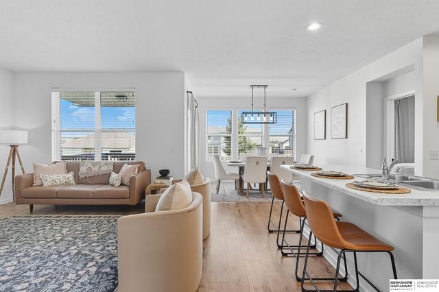 7913 S 184th Street, Omaha, NE 68136