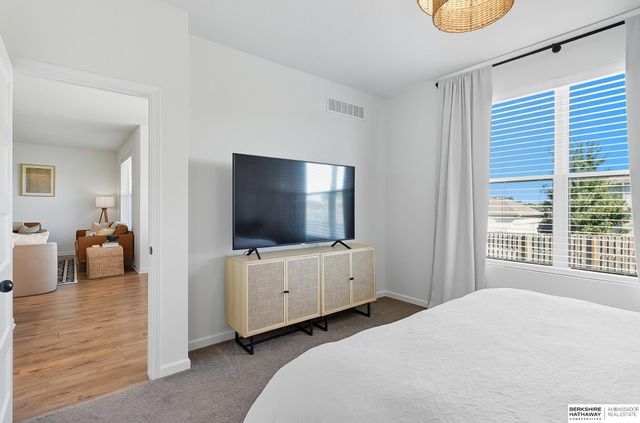 7913 S 184th Street, Omaha, NE 68136