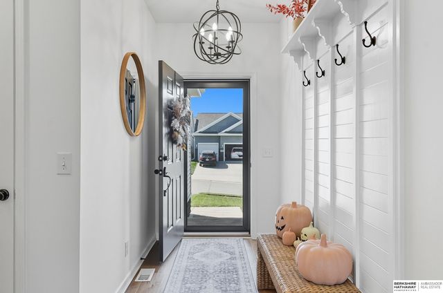 7913 S 184th Street, Omaha, NE 68136