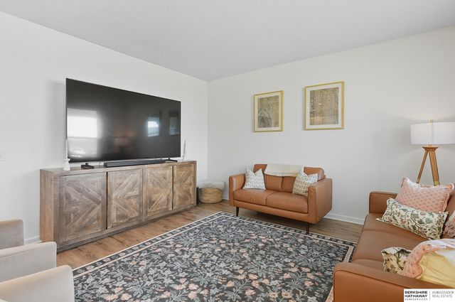 7913 S 184th Street, Omaha, NE 68136