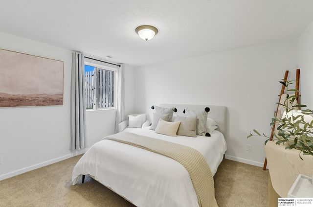 7913 S 184th Street, Omaha, NE 68136