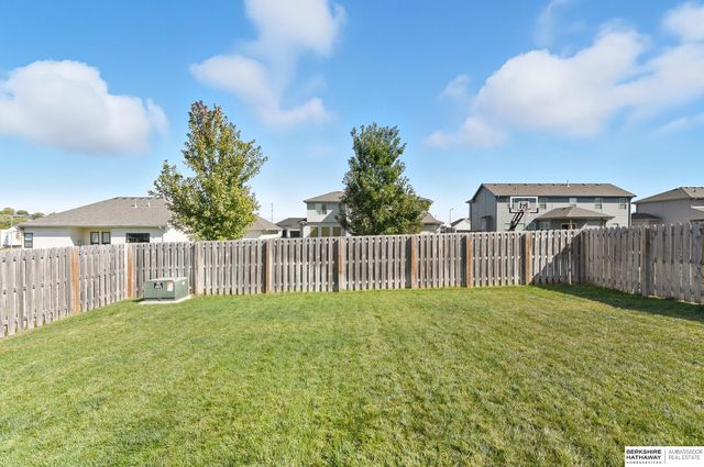 7913 S 184th Street, Omaha, NE 68136