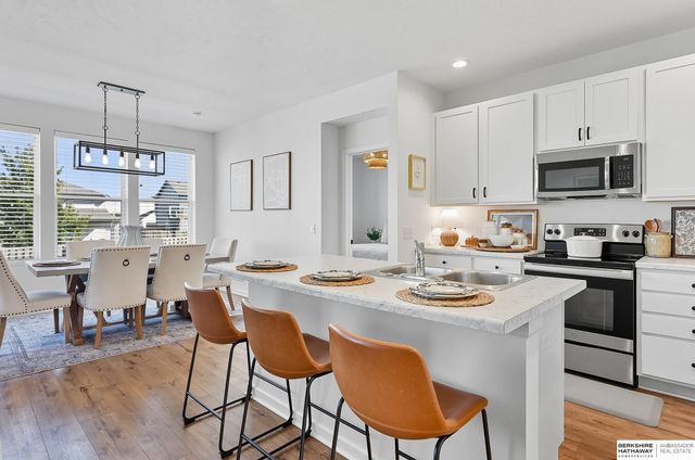 7913 S 184th Street, Omaha, NE 68136