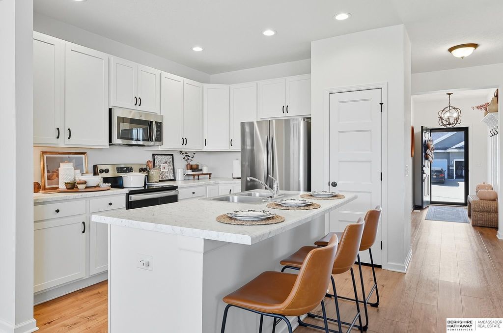 7913 S 184th Street, Omaha, NE 68136