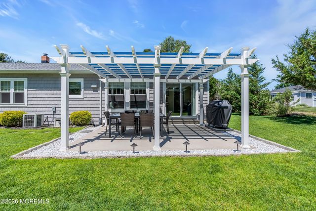 241 Torrey Pines Drive, Toms River, NJ 08757