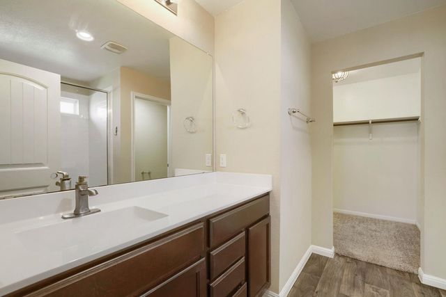101 Blue Sage DR, Leander, TX 78641