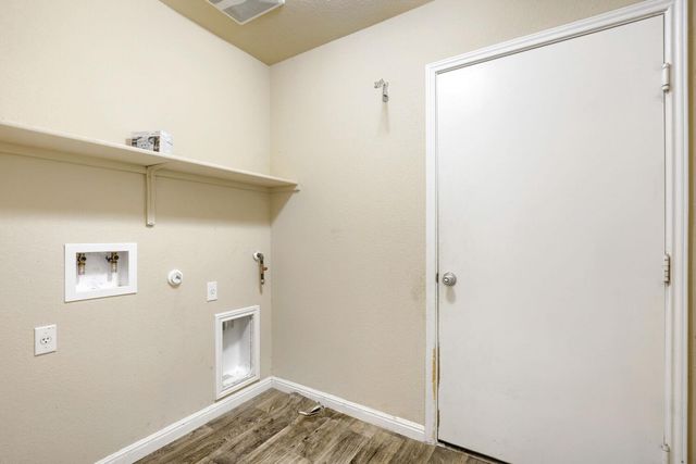 101 Blue Sage DR, Leander, TX 78641