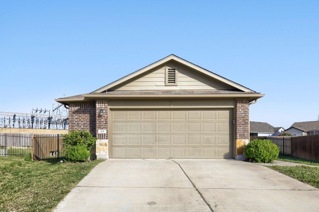 101 Blue Sage DR, Leander, TX 78641
