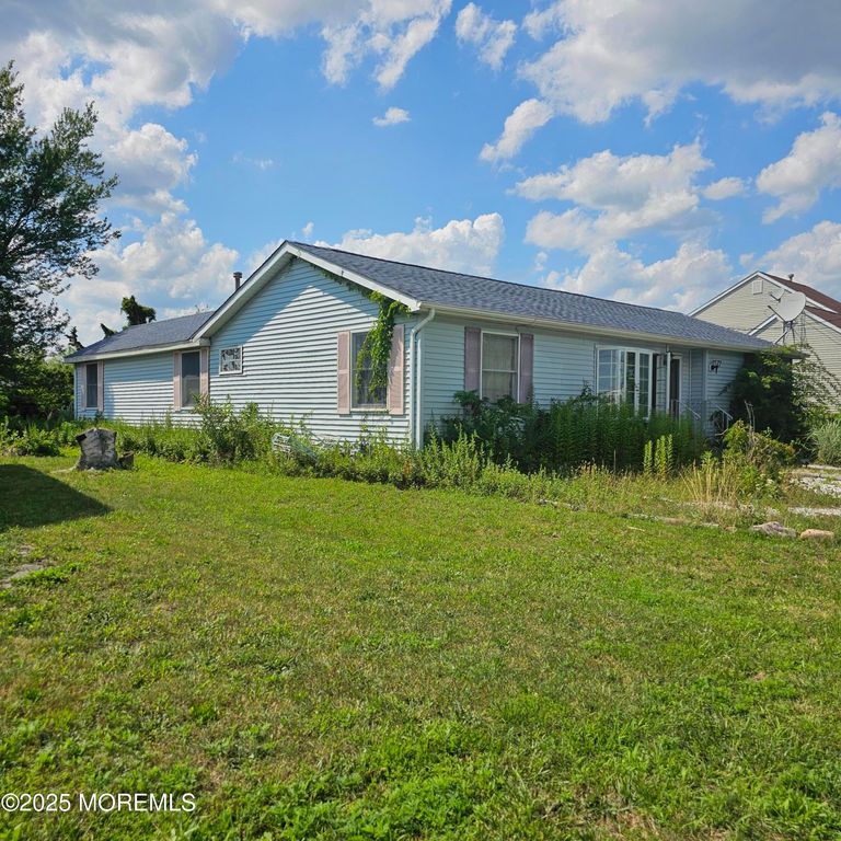 1701 Tamiami Road, Forked River, NJ 08731