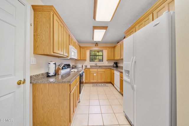 405 Maggie Mack Lane, Sevierville, TN 37862