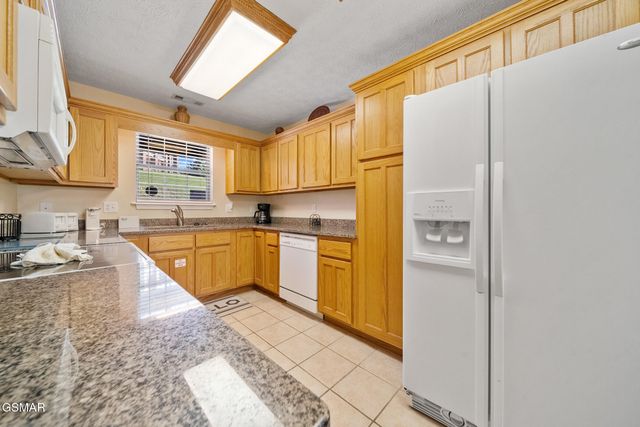 405 Maggie Mack Lane, Sevierville, TN 37862