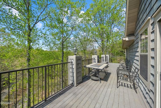 405 Maggie Mack Lane, Sevierville, TN 37862