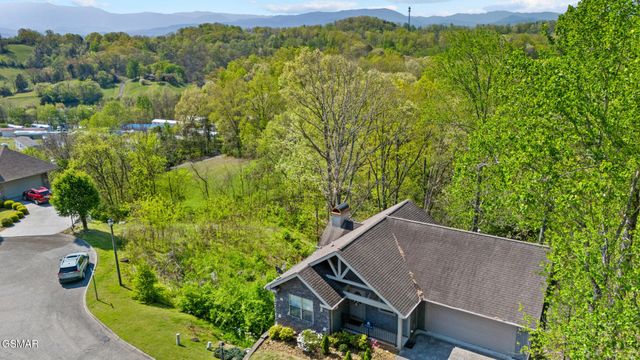 405 Maggie Mack Lane, Sevierville, TN 37862