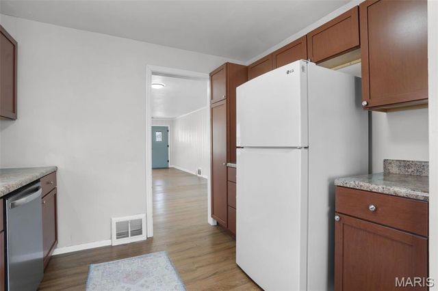 402 S 9th Street, Wood River, IL 62095