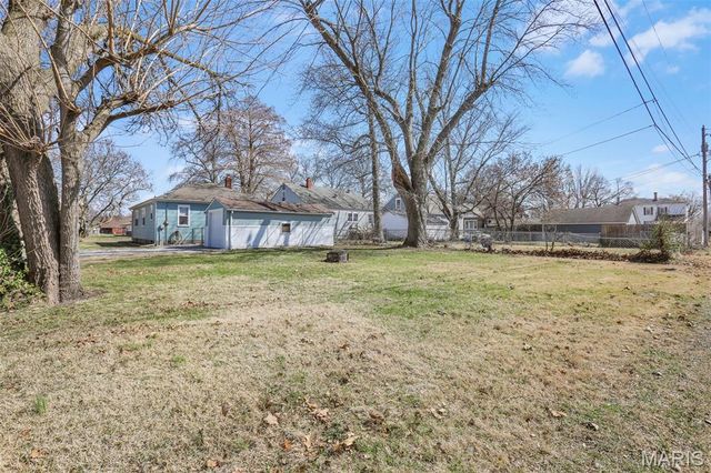 402 S 9th Street, Wood River, IL 62095