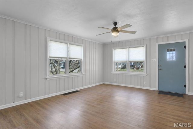 402 S 9th Street, Wood River, IL 62095