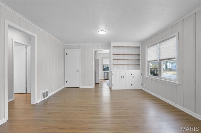 402 S 9th Street, Wood River, IL 62095