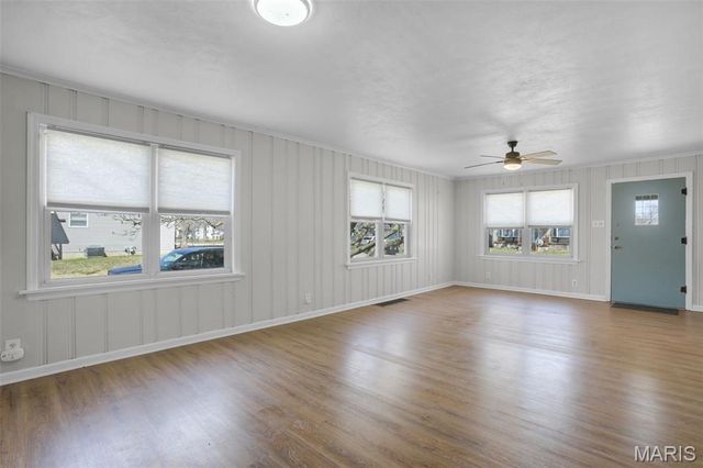 402 S 9th Street, Wood River, IL 62095