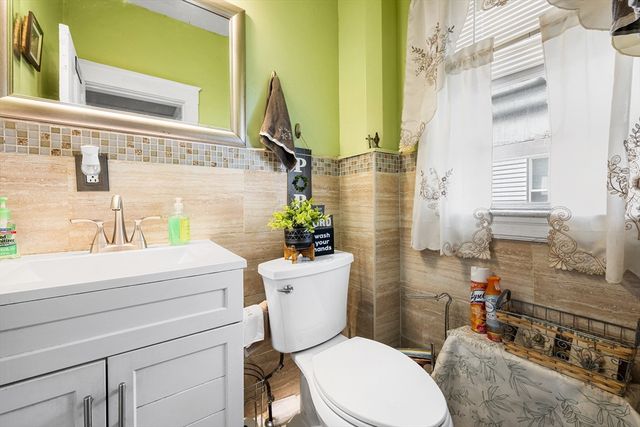53 Nilsson St, Brockton, MA 02301