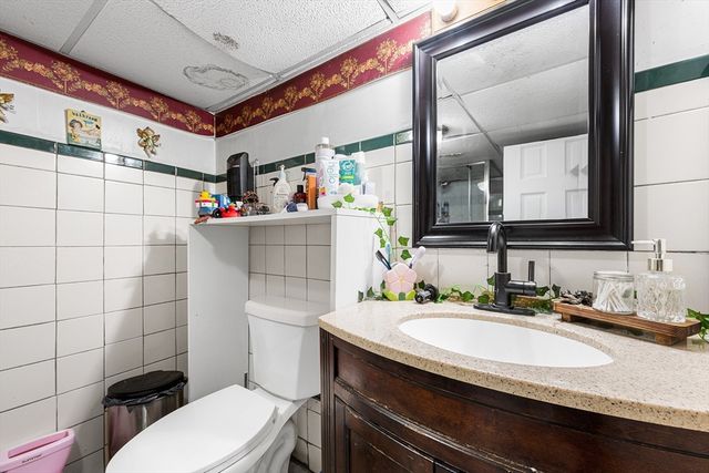 53 Nilsson St, Brockton, MA 02301