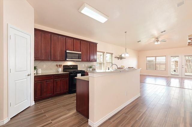 5847 Candlelight Lane, Grand Prairie, TX 75052