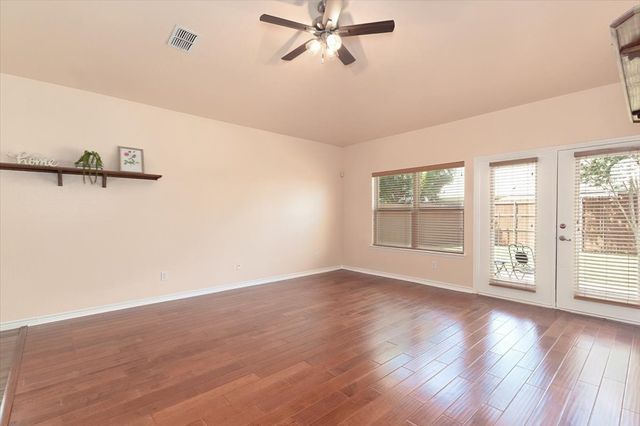 5847 Candlelight Lane, Grand Prairie, TX 75052