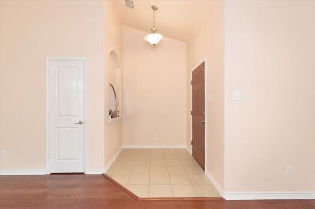 5847 Candlelight Lane, Grand Prairie, TX 75052
