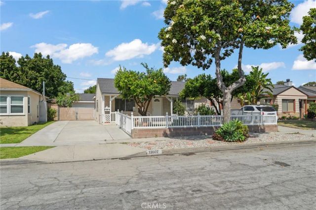 13607 Benfield, Norwalk, CA 90650