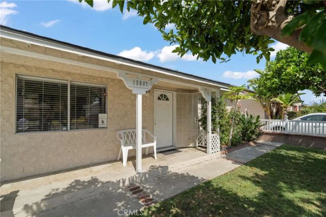 13607 Benfield, Norwalk, CA 90650