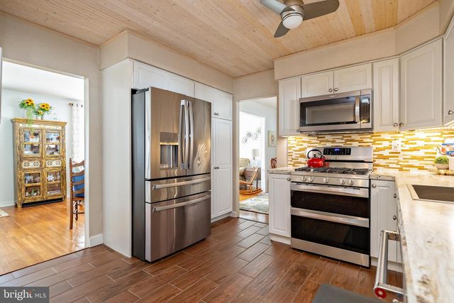 312 CROCE AVE, Gibbstown, NJ 08027