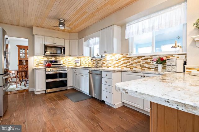 312 CROCE AVE, Gibbstown, NJ 08027