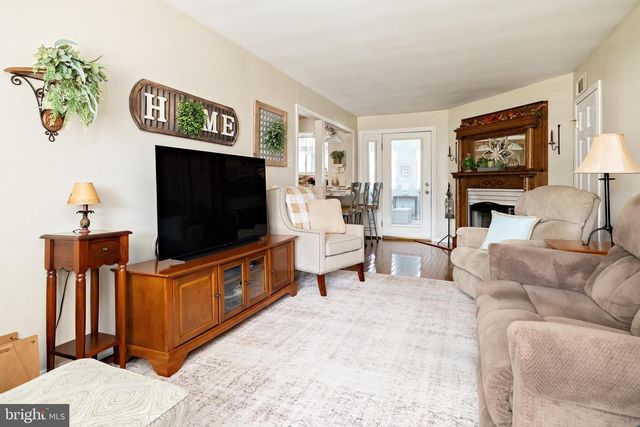 312 CROCE AVE, Gibbstown, NJ 08027