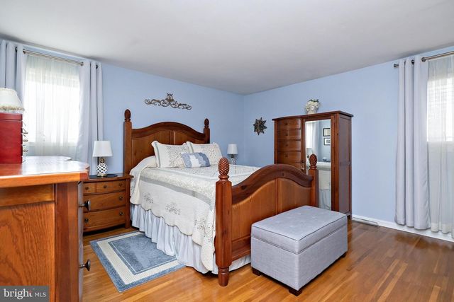 312 CROCE AVE, Gibbstown, NJ 08027