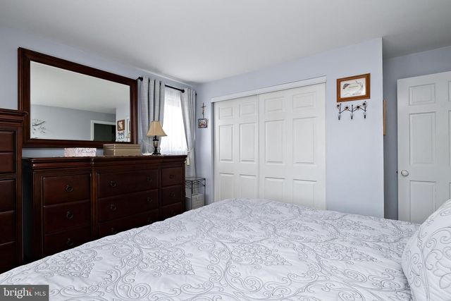 312 CROCE AVE, Gibbstown, NJ 08027