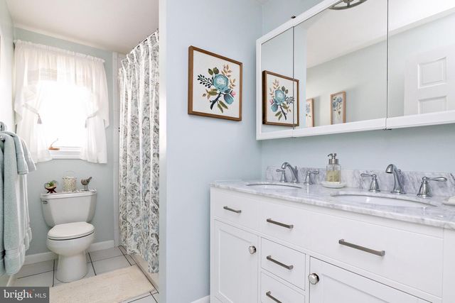 312 CROCE AVE, Gibbstown, NJ 08027