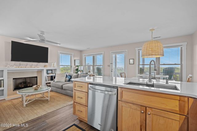 2139 Ocean Boulevard A, Holly Ridge, NC 28445