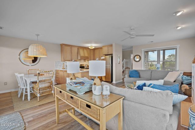 2139 Ocean Boulevard A, Holly Ridge, NC 28445