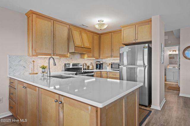 2139 Ocean Boulevard A, Holly Ridge, NC 28445